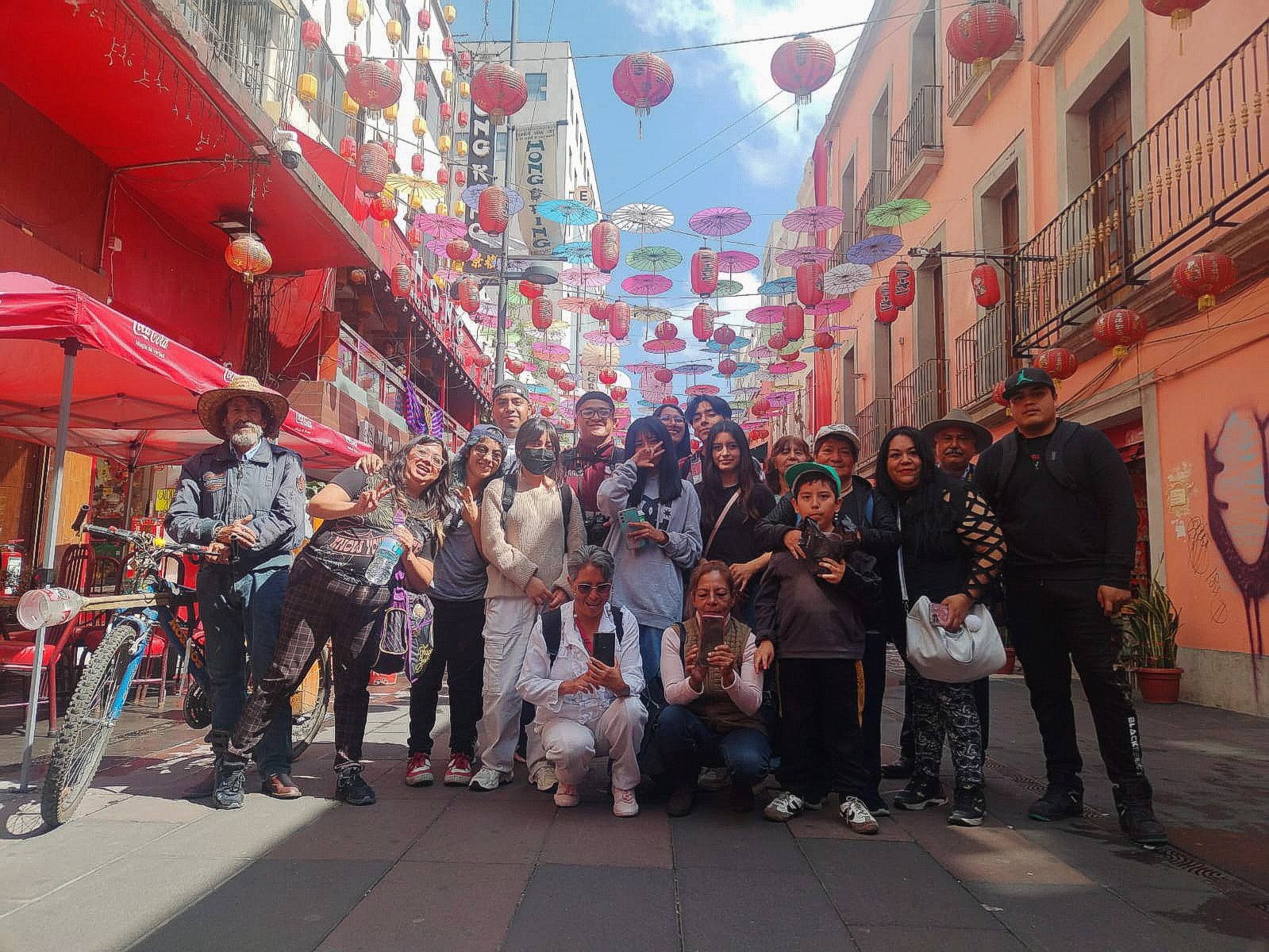 Grupo de fotografia en el barrio chino